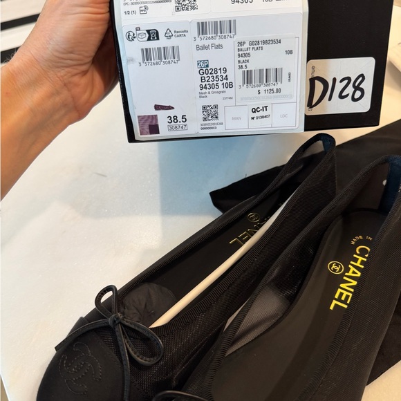 CHANEL 2026 Black Mesh Ballet Flats - Picture 6 of 7